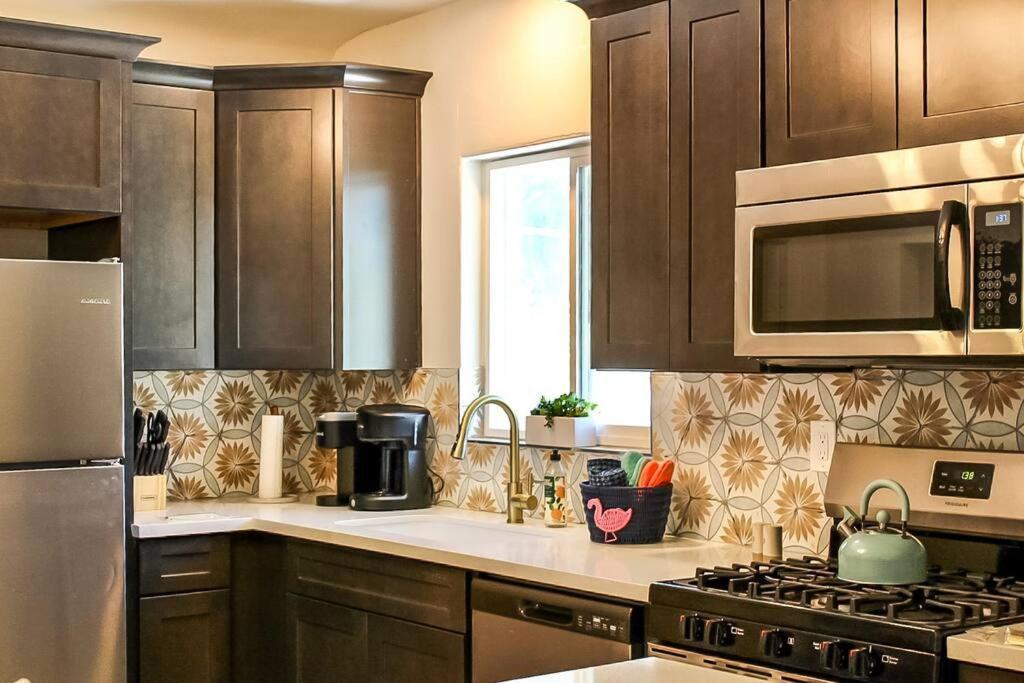 フェニックス Newly Remodeled Midcentury Pink Flamingo Casaヴィラ エクステリア 写真